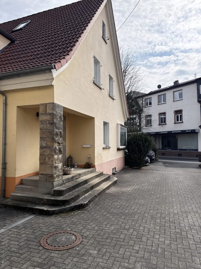 Hauseinfahrt
